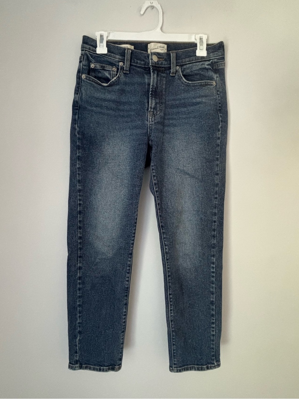 Universal Thread Dark Wash Mid Rise 80s Slim Jean Size 6